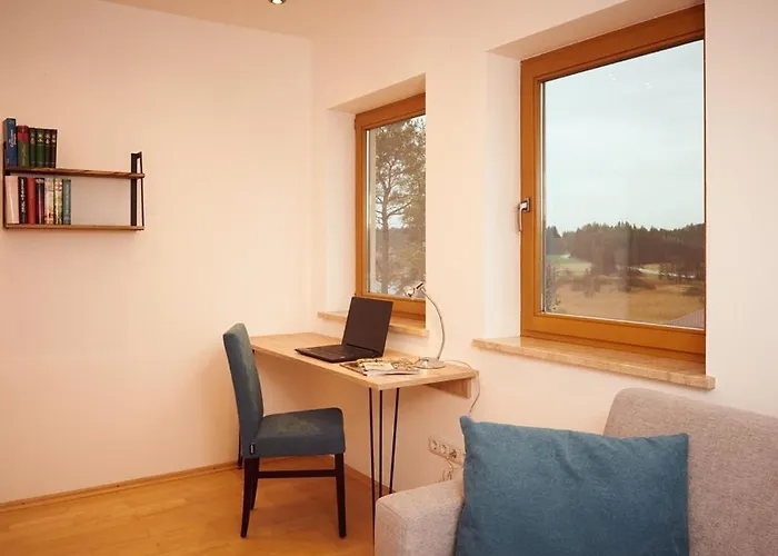 Hotel Seeblick & Ferienwohnung